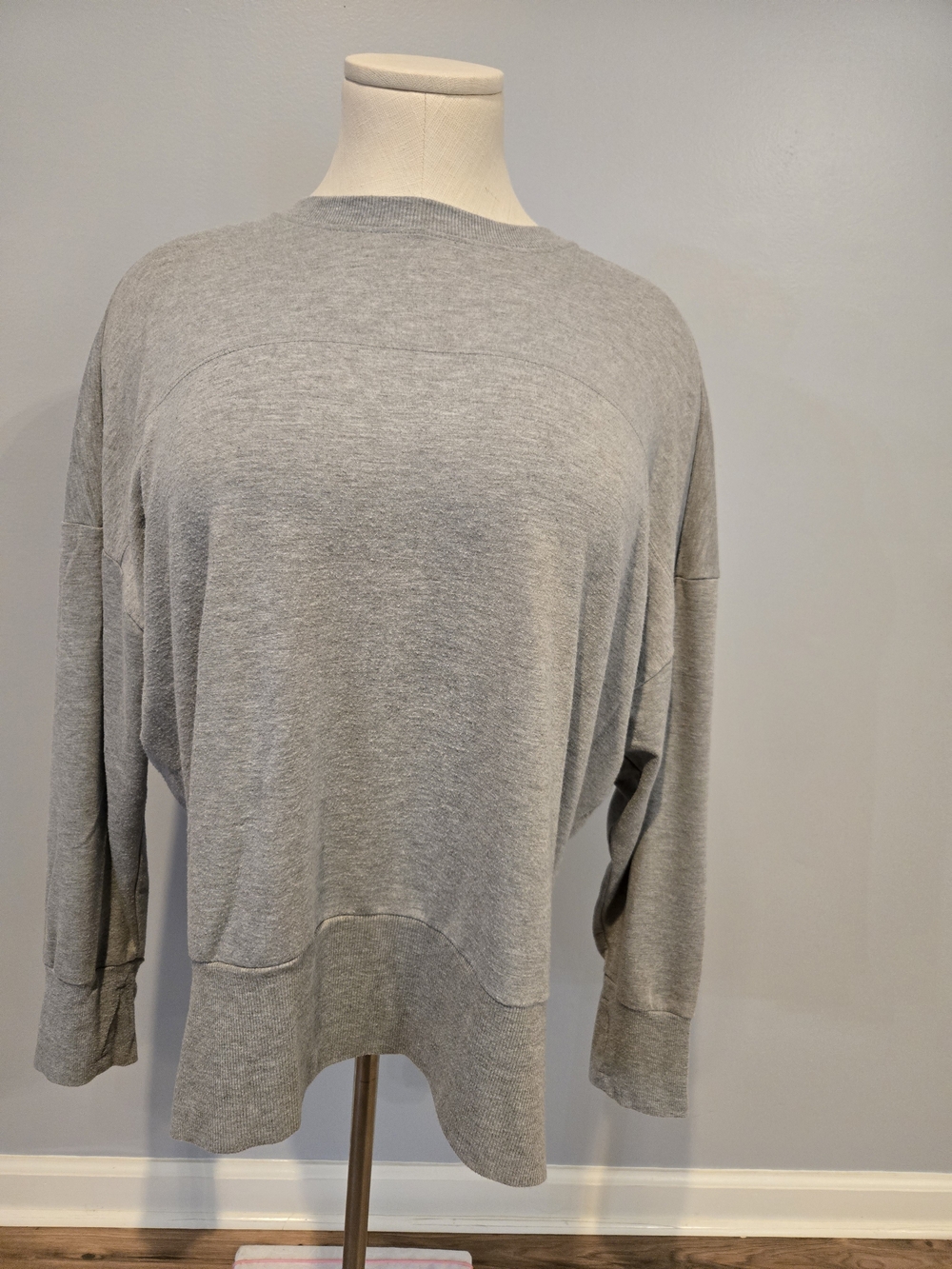 Tahari Sport Heather Gray Pullover